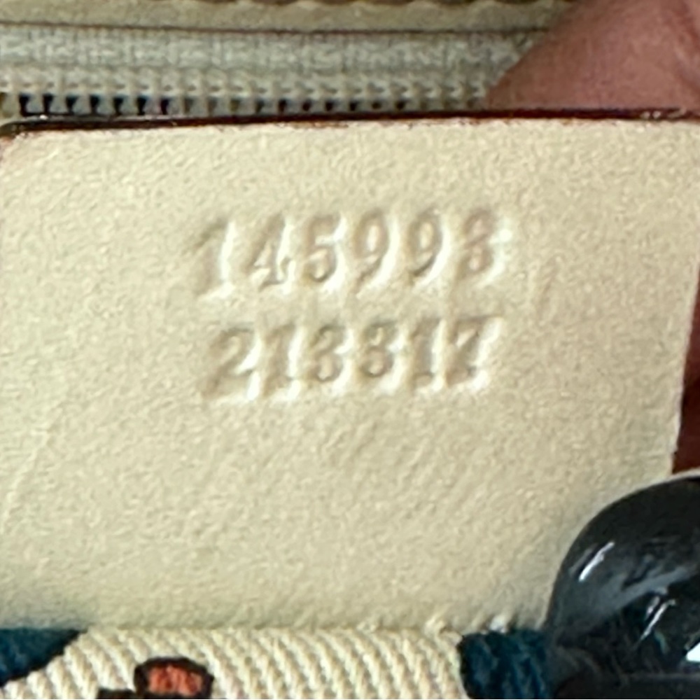 Authentic Gucci GG Signature Large Punch Tote - Picture 5 of 13